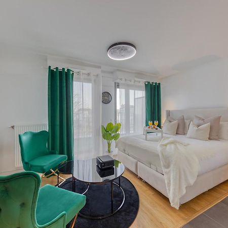 Apartmán Cinema Moon Luxury - Gare 3Min - Proche Paris Massy  Exteriér fotografie