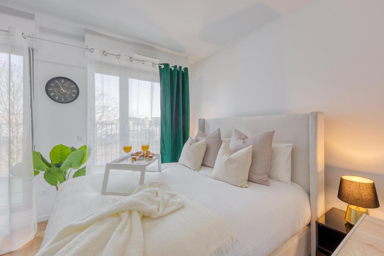 Apartmán Cinema Moon Luxury - Gare 3Min - Proche Paris Massy  Exteriér fotografie